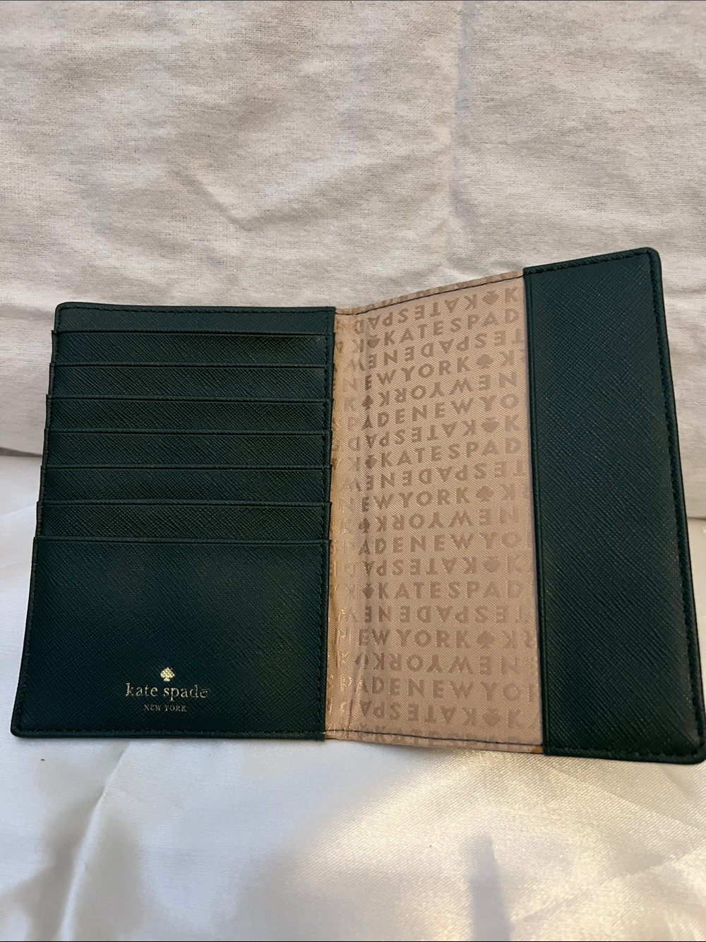 Kat Spade Fox 🦊 passport holder - Picture 3 of 5